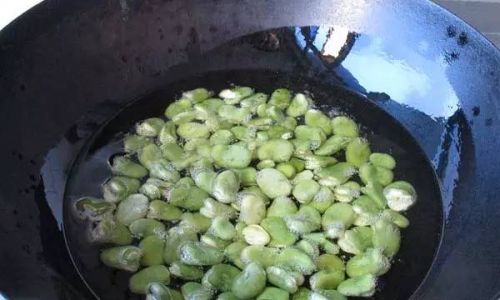 How to Make Crispy Fried Broad Beans:A Step-by-Step Guide