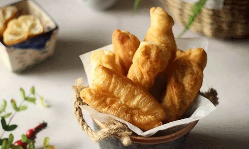 The Art of Crafting Crispy Fried Dough Sticks