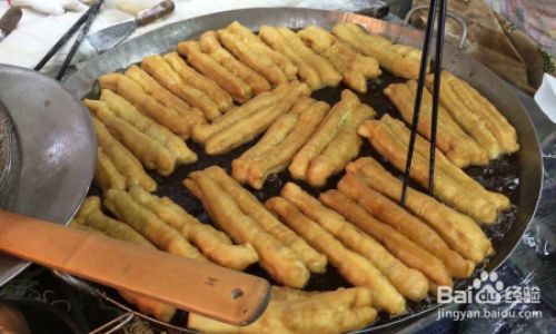 The Art of Crafting Crispy Fried Dough Sticks