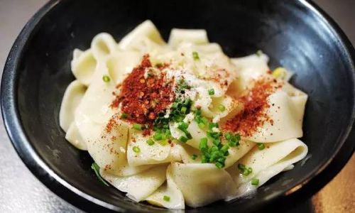 Enhancing the Flavor of Oil-Splashed Noodles:What Ingredients Make All the Difference?