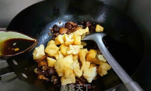 Mastering the Art of Stir-Frying Oil-Soaked Tofu:A Culinary Delight