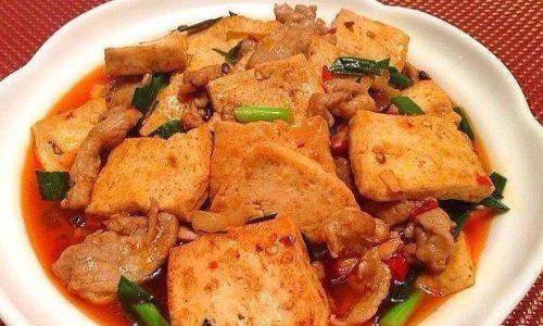 Mastering the Art of Stir-Frying Oil-Soaked Tofu:A Culinary Delight