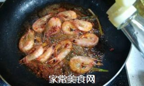 An Introduction to the Culinary Art of Braising Prawns in Oil