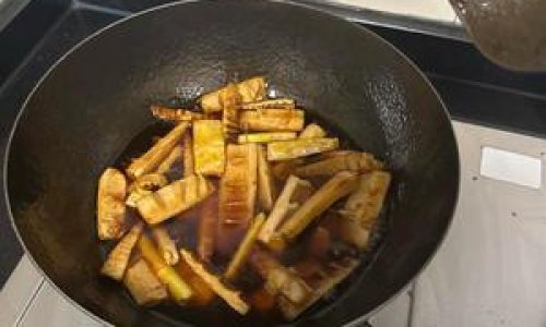 The Great Debate:Should You Boil Spring Bamboo Shoots for Oil-Braised Dishes?