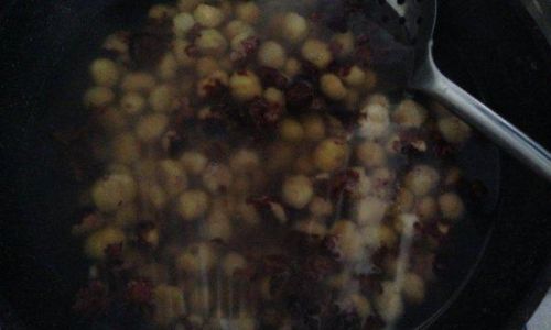 How Long Should You Boil Chestnuts Castanea mollissima)for the Perfect Texture?