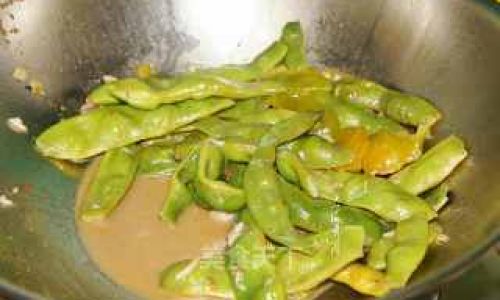 How Long Does It Take to Cook Oil Green Beans Until Tender?