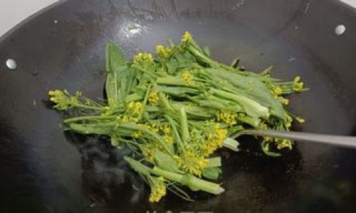 Exploring the Culinary Delights of Rapeseed Flowers:Unique Eating Methods