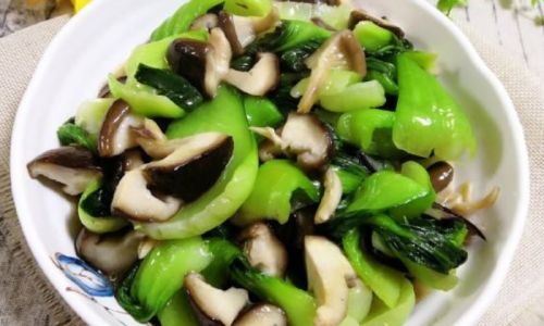 How to Make Stir-Fried Rapeseed Leaves with Shiitake Mushrooms