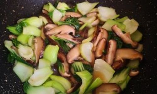 How to Make Stir-Fried Rapeseed Leaves with Shiitake Mushrooms