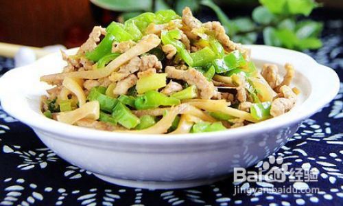 Mastering the Art of Stir-Frying Pork Slices with Crispy Cabbage:A Detailed Guide