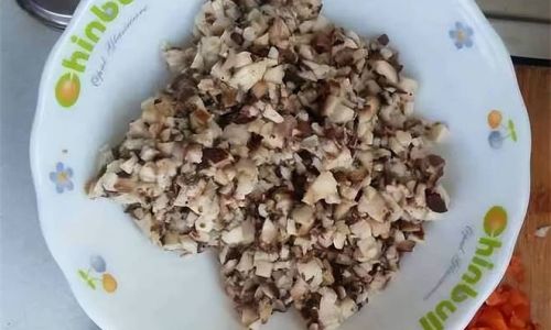 Should Shiitake Mushrooms Be Blanched Before Using Them as Filling for Dumplings?