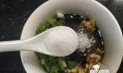 Enhancing the Flavor of Clam Soup:Ingredients to Complement Sand White Clams