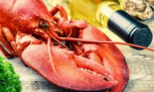 Mastering the Art of Handling Live Lobsters:A Comprehensive Guide to Humane Preparation and Cooking