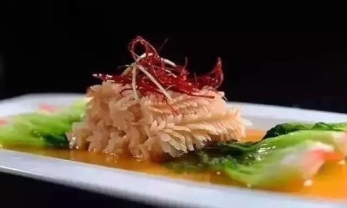 The Art of Crafting Dalis Iconic Sour and Spicy Crucian Carp:A Step-by-Step Culinary Journey