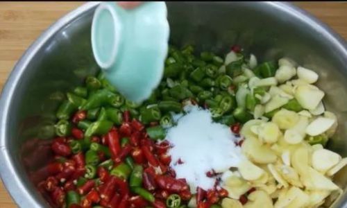 The Art of Preserving:A Comprehensive Guide to Pickling Large Peppers