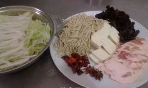 The Art of Crafting Authentic Chinese Hot Pot:A Step-by-Step Guide to Traditional 大烩菜