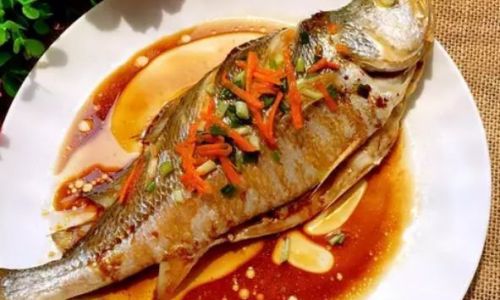 Mastering the Art of Steamed Large Yellow Croaker:A Guide to Culinary Excellence