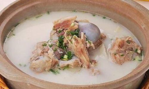 The Art of Crafting a Perfectly Milky White Bone Broth:A Comprehensive Guide