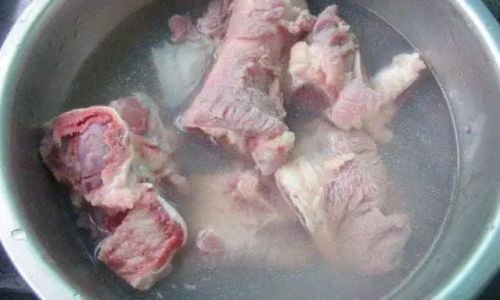Mastering the Art of Crafting a Flavorful and Nourishing Big Bone Soup:A Step-by-Step Guide
