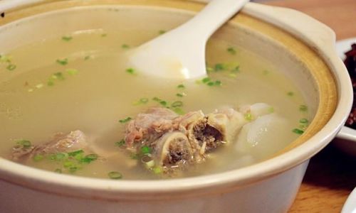 Mastering the Art of Simmering Bone Broth:A Comprehensive Guide to Rich,Nourishing Elixirs