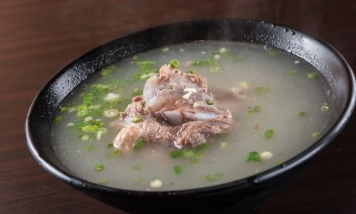 Mastering the Art of Simmering Bone Broth:A Comprehensive Guide to Rich,Nourishing Elixirs