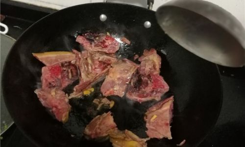 Mastering the Art of Stewing Goose Meat:A Comprehensive Guide to Flavor and Tenderness