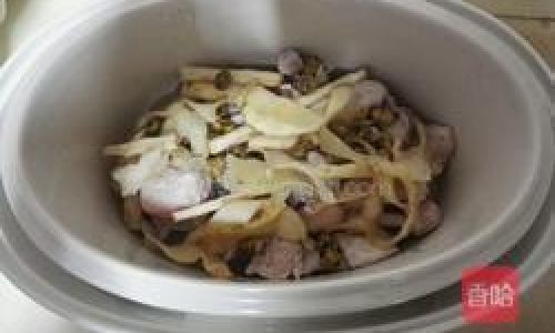 How to Make a Delicious Adenophora and Polygonatum Soup with Chicken