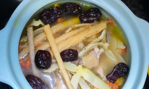 How to Make a Delicious Adenophora and Polygonatum Soup with Chicken