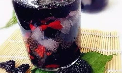 How Long Should Mulberry-Infused Alcohol Be Allowed to Steep Before Consumption?