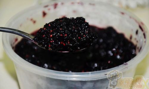 Crafting a Delightful Delicacy:The Art of Making Mulberry Jam