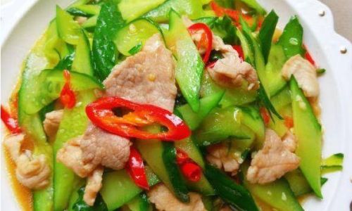 Mastering the Art of Stir-Frying Pork Slices with March Melon:A Culinary Journey
