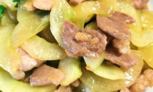 Mastering the Art of Stir-Frying Pork Slices with March Melon:A Culinary Journey
