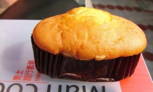 How Long Does It Take to Bake a Cake in an Oven?