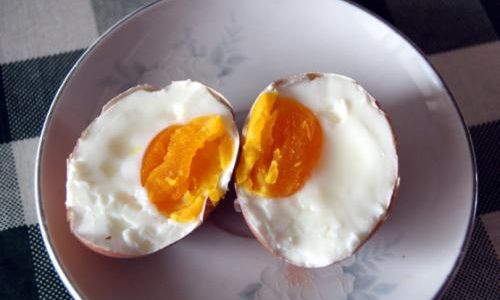 Preserving Eggs with Alcohol:A Unique and Flavorful Culinary Tradition