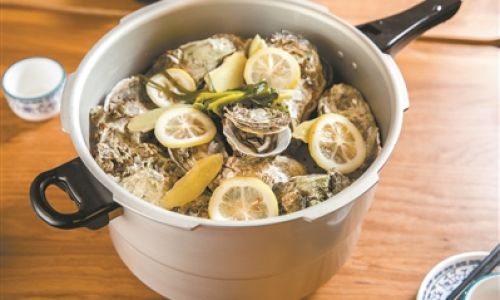 How Long Does It Take to Cook Oysters in a Pressure Cooker?