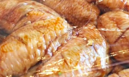 How Long Does It Take to Steam Chicken Wings in an Electric Rice Cooker?