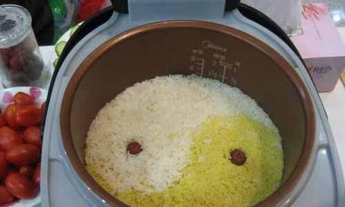 Cooking Red Rice Perfectly with an Electric Rice Cooker