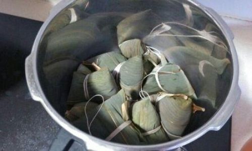 How Long to Boil Zongzi in a Large Pot:A Comprehensive Guide