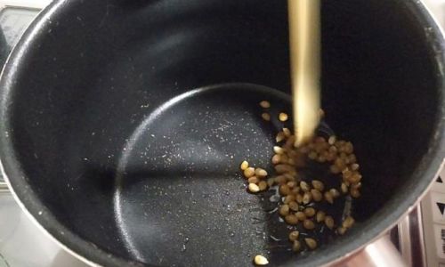 How to Make Popcorn in a Frying Pan:A Comprehensive Guide