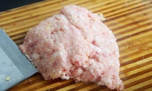 Mastering the Art of Crafting Perfect Pork and Green Onion Baozi:A Step-by-Step Guide