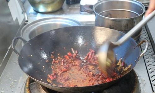 Master Chefs Guide to Crafting Simple yet Flavorful Braised Duck at Home