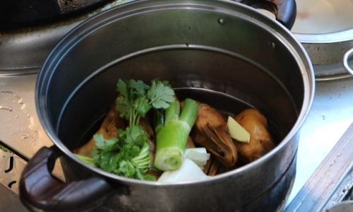 Master Chefs Guide to Crafting Simple yet Flavorful Braised Duck at Home
