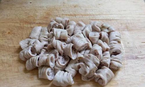 Mastering the Art of Cooking Large Intestine:A Guide to Achieving Unforgettable Flavor and Richness