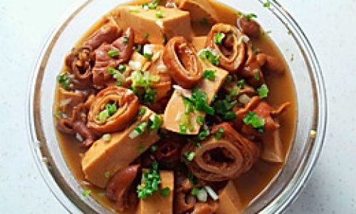 How to Master the Art of Cooking Pigs Large Intestine Braised with Tofu:A Comprehensive Guide