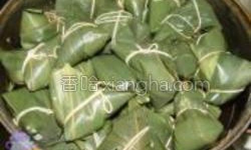 How to Craft Traditional Large Lentil and Spare Rib Zongzi:A Step-by-Step Guide
