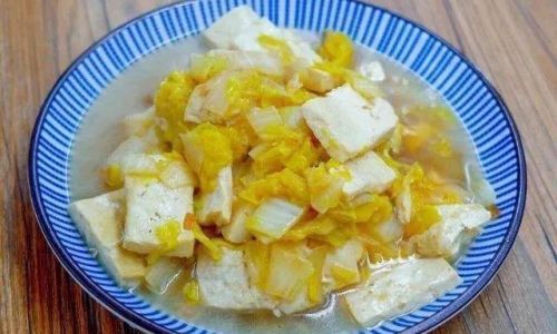 A Hearty and Nutritious Guide to Crafting the Perfect Chinese Cabbage and Tofu Soup