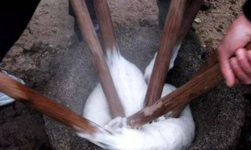 The Art and Tradition of Da Ci Ba:A Journey Through China’s Communal Rice Cake Pounding Ritual