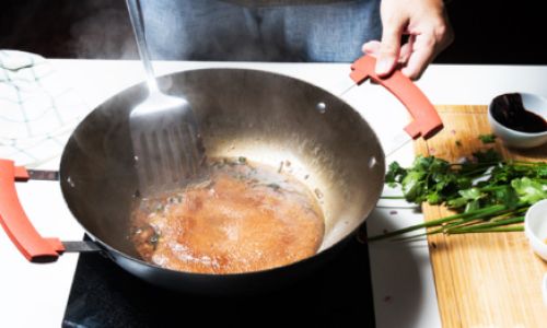 Mastering the Art of Chinese Hot Pot:A Step-by-Step Guide to Making Da Bian Lu at Home