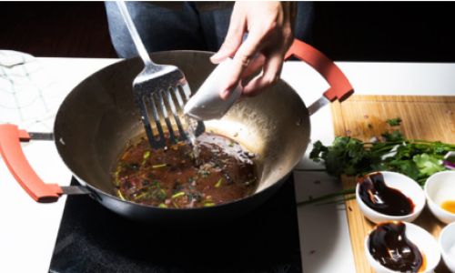 Mastering the Art of Chinese Hot Pot:A Step-by-Step Guide to Making Da Bian Lu at Home