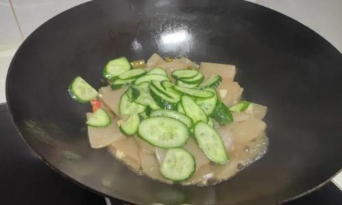 Mastering the Art of Stir-Fried Cucumber:A Comprehensive Guide to Crisp,Flavorful Perfection